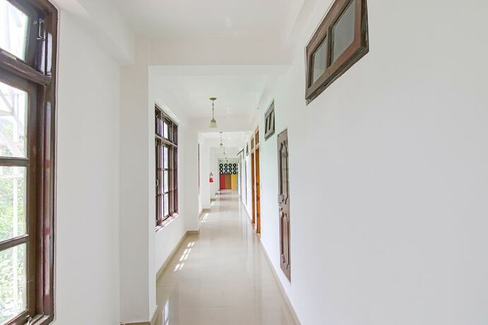 Imagen general del Hotel Fabhotel Aransh Resorts Celebriti. Foto 12