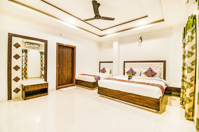 Imagen de la habitación del Hotel Fabhotel Baba Palace Pichola Lake. Foto 2