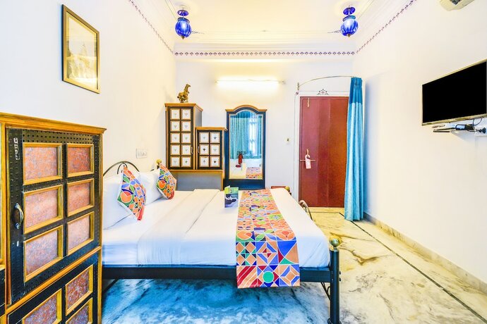 Imagen de la habitación del Hotel Fabhotel Baba Palace Pichola Lake. Foto 9