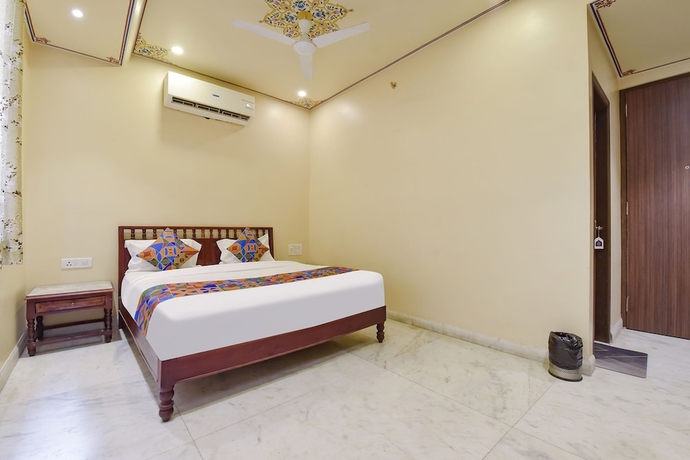 Imagen de la habitación del Hotel Fabhotel Bayan Elegance. Foto 4