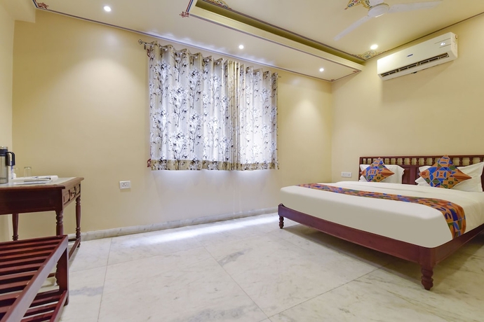 Imagen de la habitación del Hotel Fabhotel Bayan Elegance. Foto 5