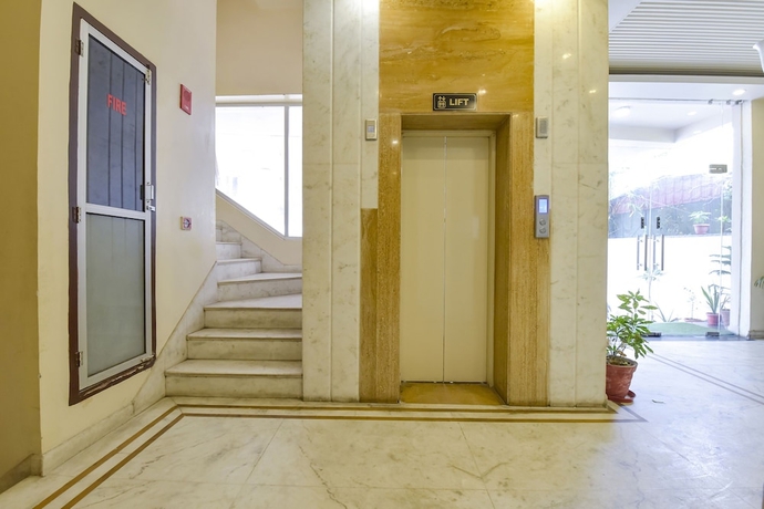 Imagen de los interiores del Hotel Fabhotel Bayan Elegance. Foto 16