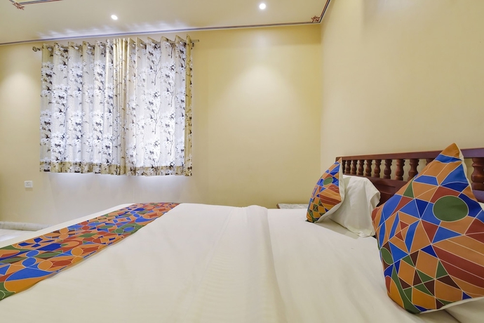 Imagen de la habitación del Hotel Fabhotel Bayan Elegance. Foto 6
