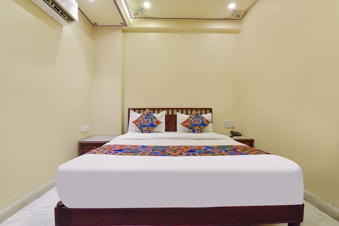 Imagen de la habitación del Hotel Fabhotel Bayan Elegance. Foto 10