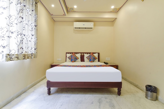Imagen de la habitación del Hotel Fabhotel Bayan Elegance. Foto 11
