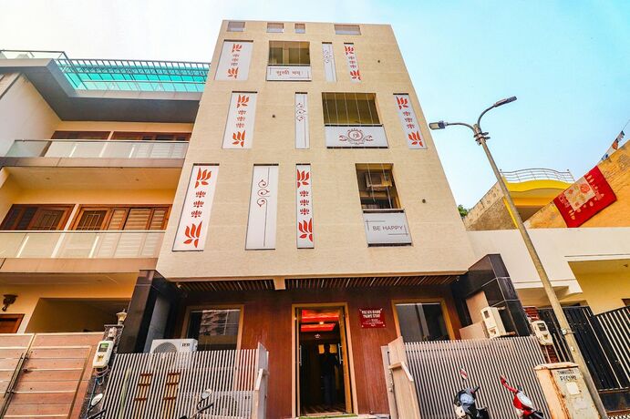Imagen general del Hotel Fabhotel Be Happy. Foto 15
