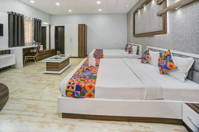 Imagen general del Hotel Fabhotel Bee Town. Foto 8