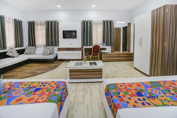 Imagen general del Hotel Fabhotel Bee Town. Foto 9