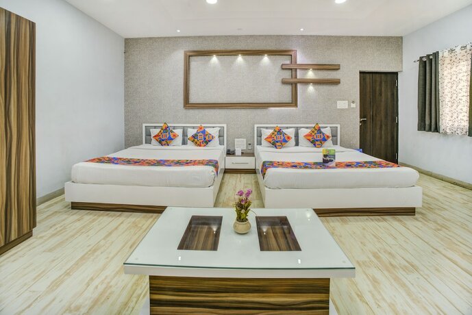 Imagen general del Hotel Fabhotel Bee Town. Foto 12