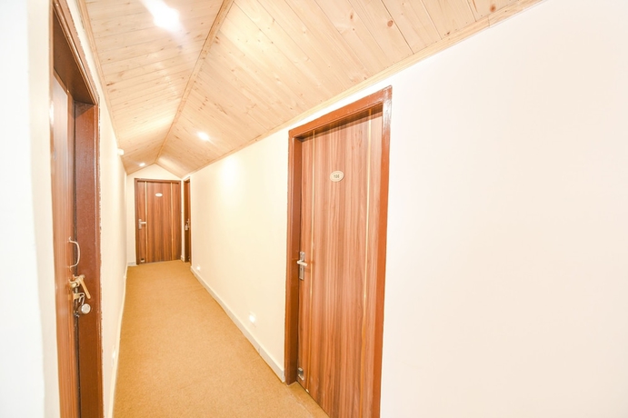 Imagen de los interiores del Hotel Fabhotel Beer Castle. Foto 13