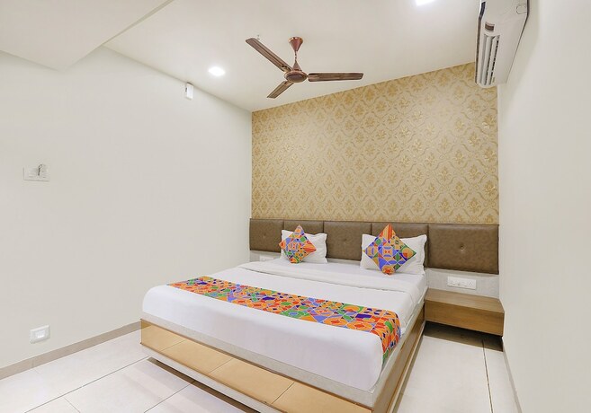Imagen de la habitación del Hotel Fabhotel Bharosa Inn. Foto 19
