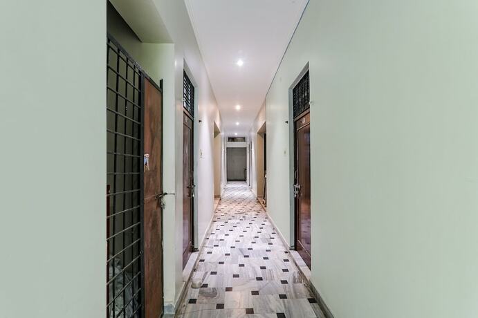 Imagen general del Hotel Fabhotel Bless Inn. Foto 2