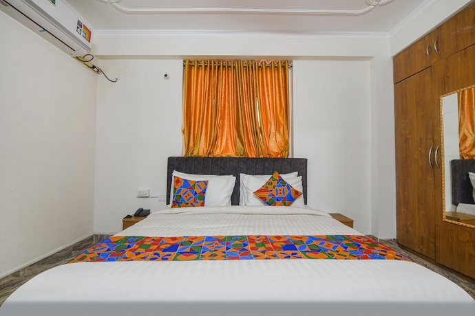 Imagen de la habitación del Hotel Fabhotel Buddha Sunrise. Foto 4