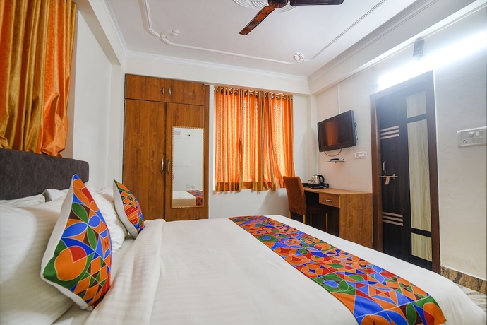 Imagen de la habitación del Hotel Fabhotel Buddha Sunrise. Foto 11