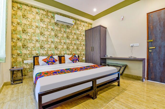 Imagen de la habitación del Hotel Fabhotel Bungalow 18. Foto 20
