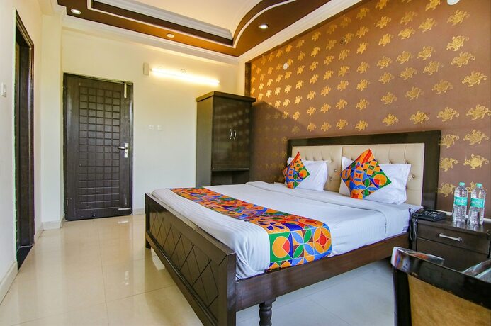 Imagen de la habitación del Hotel Fabhotel City Palace. Foto 17