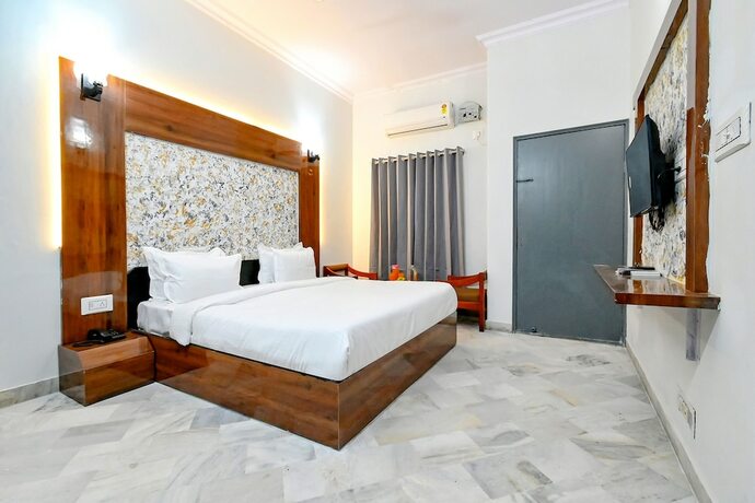 Imagen general del Hotel Fabhotel Classic Holiday. Foto 13