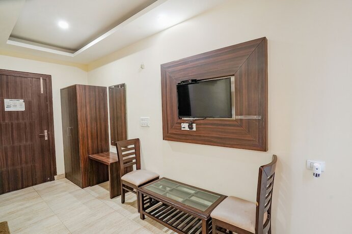 Imagen general del Hotel Fabhotel Cloud 9 Shopprix Mall. Foto 8