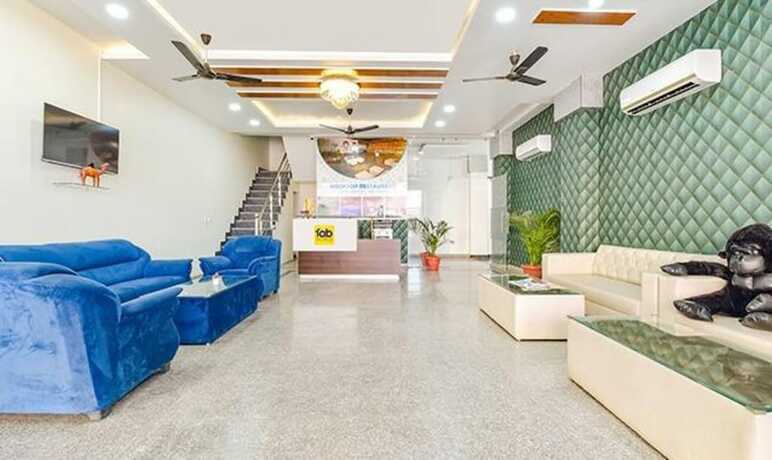 Imagen general del Hotel Fabhotel Cm Palace. Foto 3