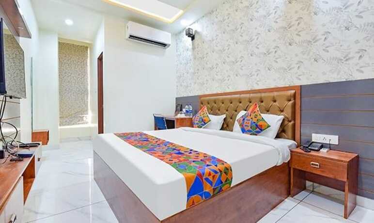 Imagen de la habitación del Hotel Fabhotel Cm Palace. Foto 19