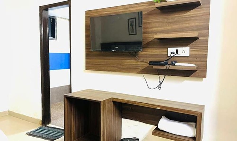 Imagen de los interiores del Hotel Fabhotel Corporate Stay. Foto 18