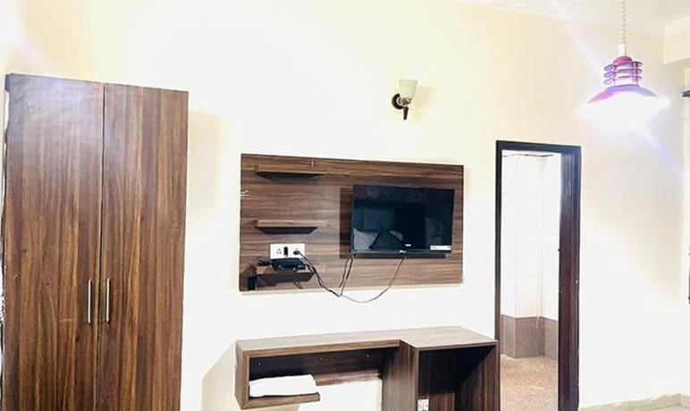 Imagen de los interiores del Hotel Fabhotel Corporate Stay. Foto 19