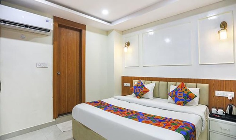 Imagen de la habitación del Hotel Fabhotel Cosmos. Foto 19