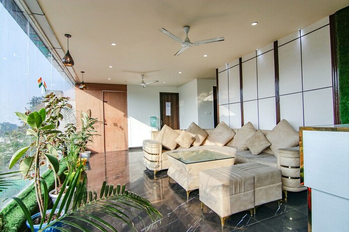 Imagen general del Hotel Fabhotel Crown Star. Foto 16