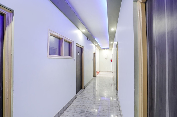 Imagen de los interiores del Hotel Fabhotel Deepak Palace. Foto 14