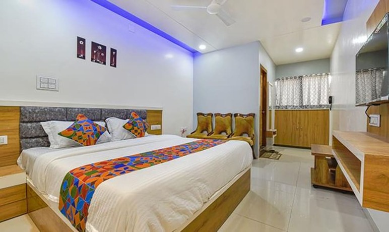 Imagen de la habitación del Hotel Fabhotel Dev Palace. Foto 20