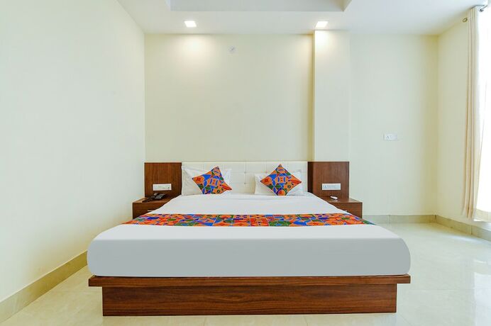 Imagen de la habitación del Hotel Fabhotel Diamond I. Foto 17