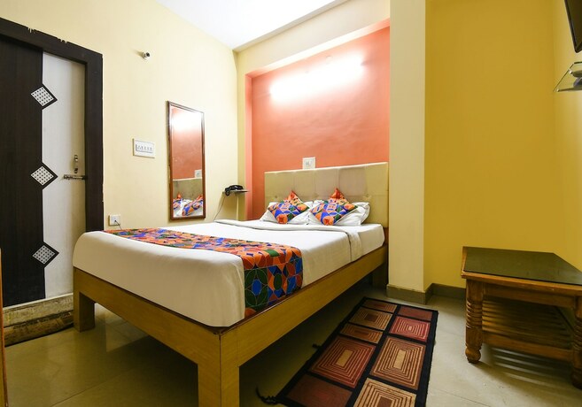 Imagen de la habitación del Hotel Fabhotel Dp International. Foto 17