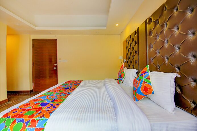 Imagen de la habitación del Hotel Fabhotel Dwaper. Foto 14