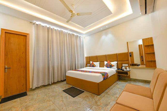Imagen de la habitación del Hotel Fabhotel Flying Kiwi. Foto 17