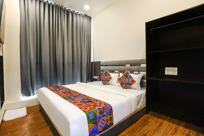 Imagen de la habitación del Hotel Fabhotel Freedom International. Foto 16