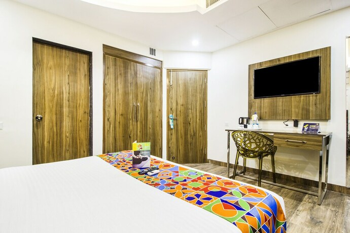 Imagen de la habitación del Hotel Fabhotel Galleria Inn. Foto 15