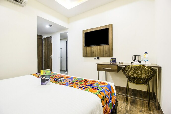Imagen de la habitación del Hotel Fabhotel Galleria Inn. Foto 23