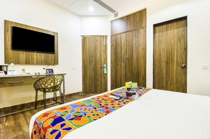 Imagen de la habitación del Hotel Fabhotel Galleria Inn. Foto 30