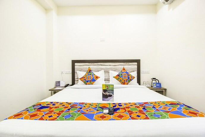 Imagen de la habitación del Hotel Fabhotel Galleria Inn. Foto 35