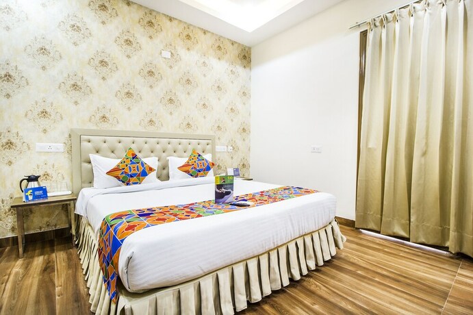 Imagen de la habitación del Hotel Fabhotel Galleria Inn. Foto 36