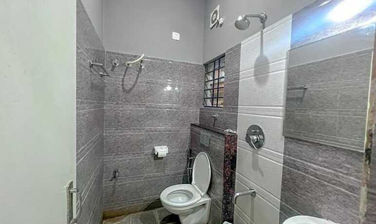 Imagen general del Hotel Fabhotel Gateway Suites. Foto 9