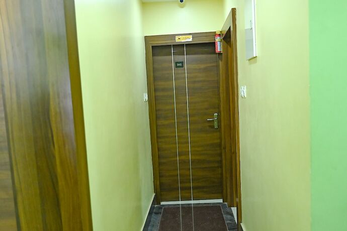 Imagen general del Hotel Fabhotel Golden Bliss. Foto 11