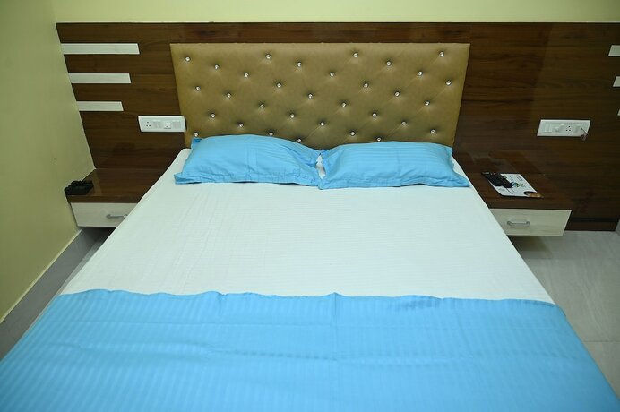 Imagen general del Hotel Fabhotel Golden Bliss. Foto 12
