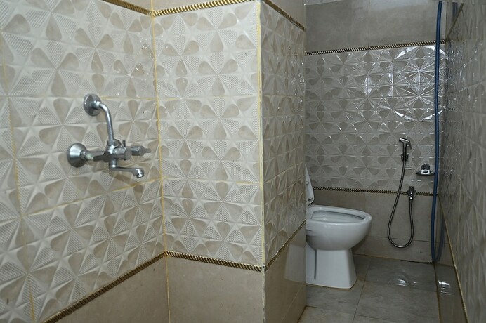Imagen general del Hotel Fabhotel Golden Bliss. Foto 16