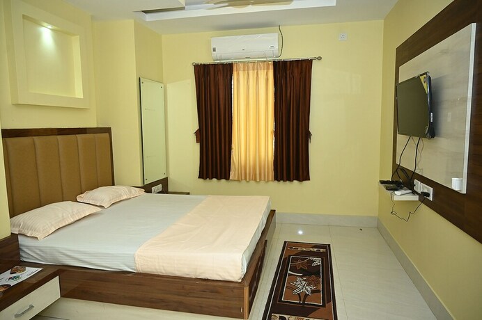 Imagen general del Hotel Fabhotel Golden Bliss. Foto 17
