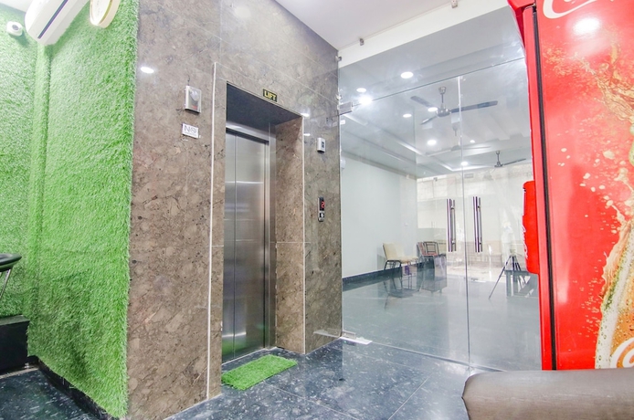 Imagen de los interiores del Hotel Fabhotel Golden Gate. Foto 10