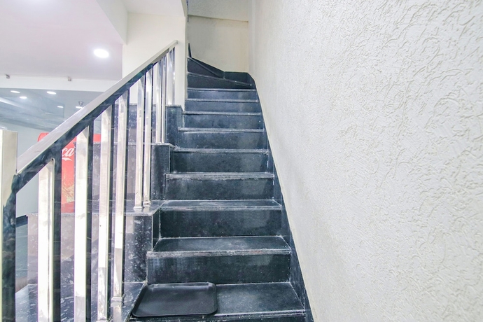 Imagen de los interiores del Hotel Fabhotel Golden Gate. Foto 14