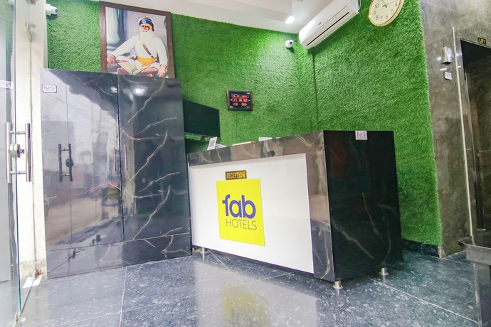 Imagen de los interiores del Hotel Fabhotel Golden Gate. Foto 16