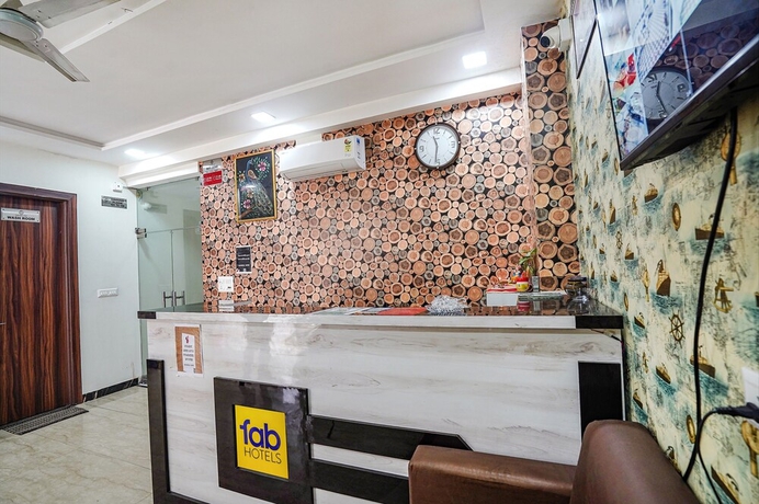 Imagen de los interiores del Hotel Fabhotel Golden Grand. Foto 16