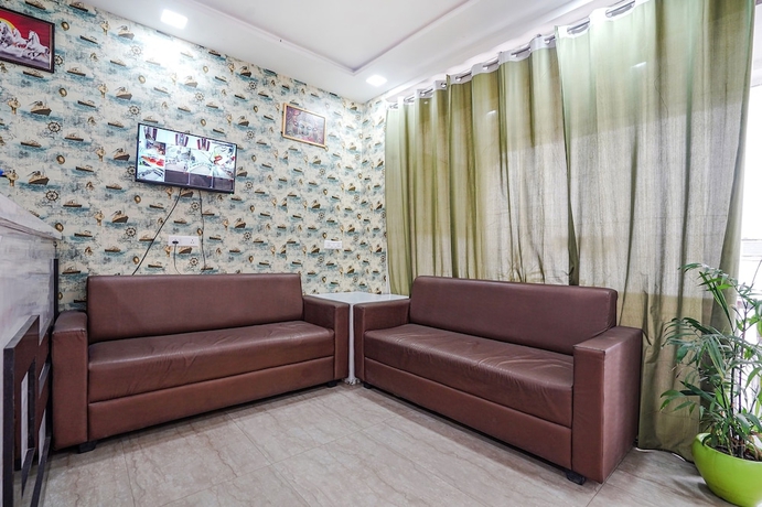 Imagen de los interiores del Hotel Fabhotel Golden Grand. Foto 19